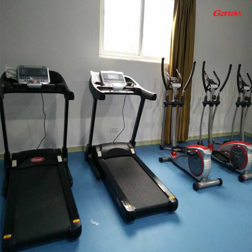重庆西华师范大学健身房案例 客户采购康宜健身房器材