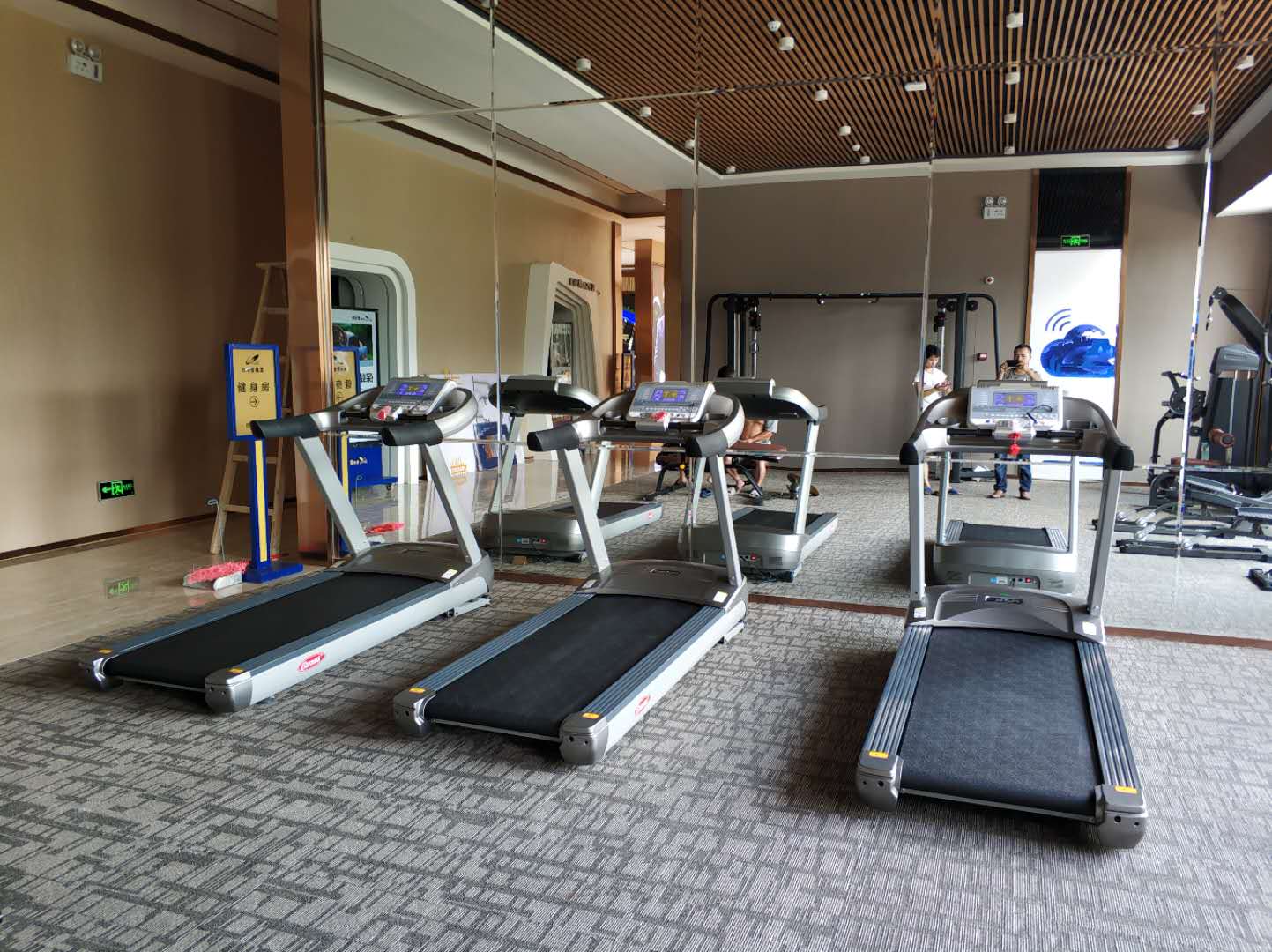 湖南炎陵碧桂园酒店健身房图 康宜健身器材生产厂