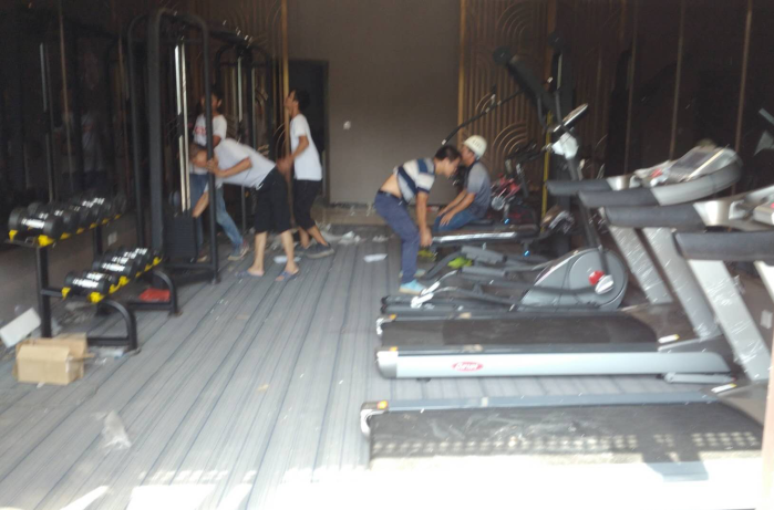 湖南衡阳县碧桂园健身房图片 康宜健身房器材工厂