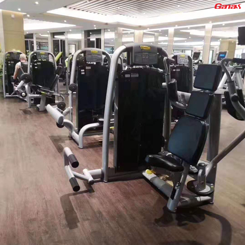 美的君兰江山房地产案例 康宜地产健身房器材