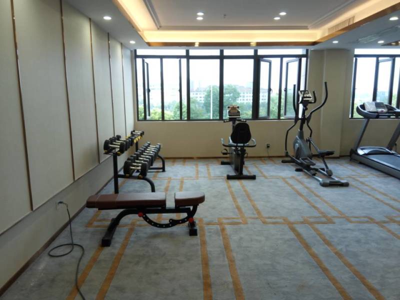 湖南永州冷水滩进贤碧桂园健身器材案例 选康宜健身器材商家