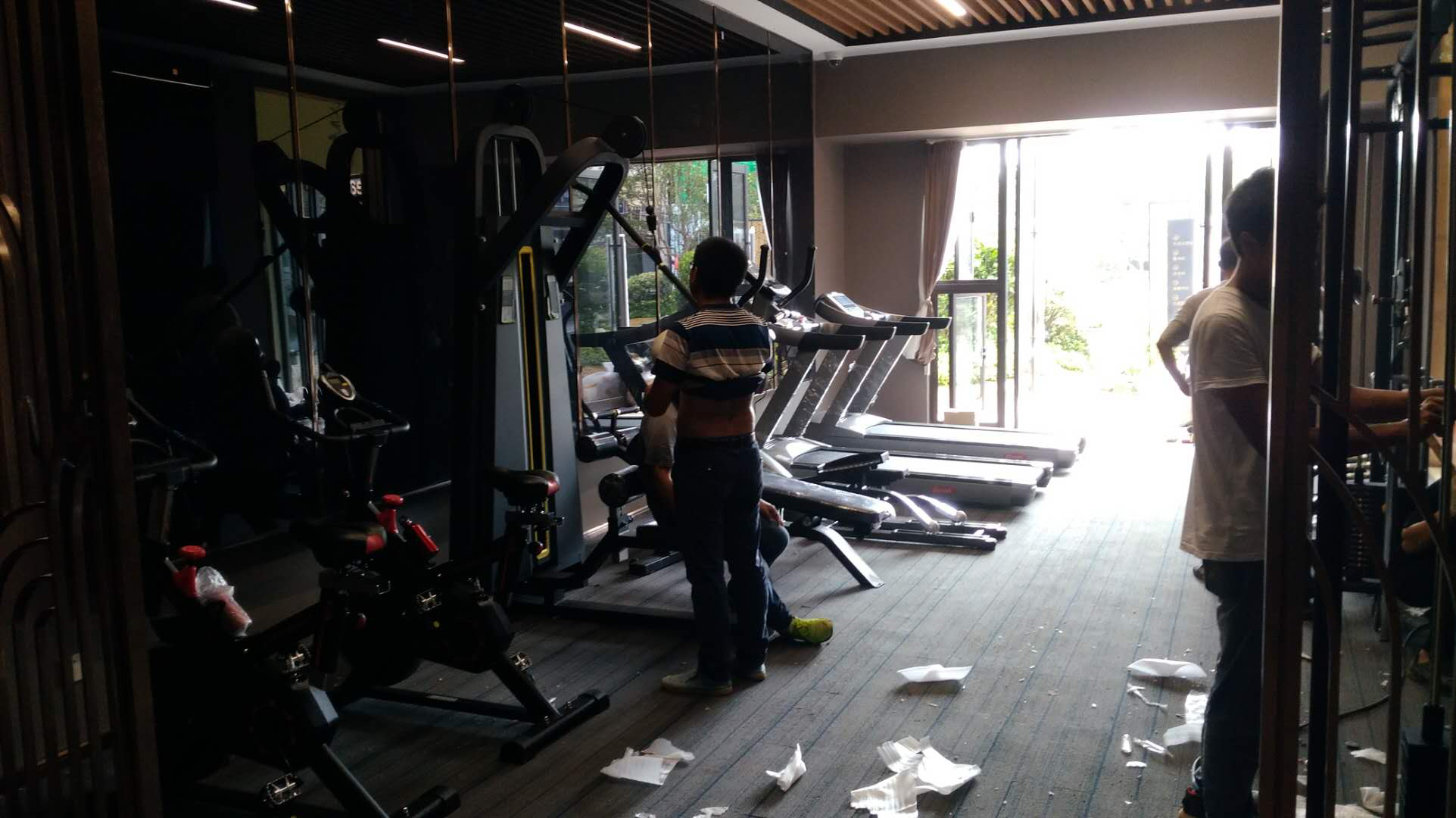 湖南衡阳县碧桂园健身房图片 康宜健身房器材工厂