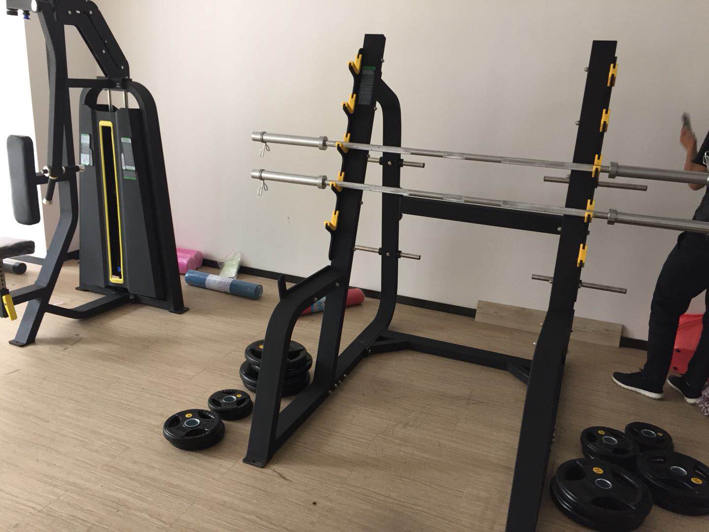 山东烟台牟平碧桂园酒店健身器材图片 康宜健身房器材工厂直销