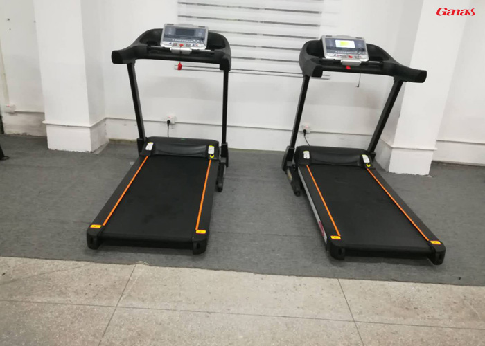 东莞厚街镇健身房案例 企业健身器材图片