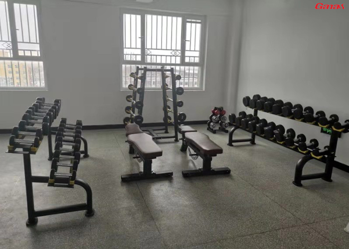 新疆阿勒泰阿苇滩武警部队健身房