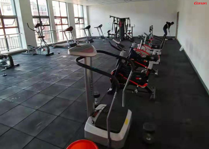 西藏自治区拉萨市城西区盛域滨江单位健身房