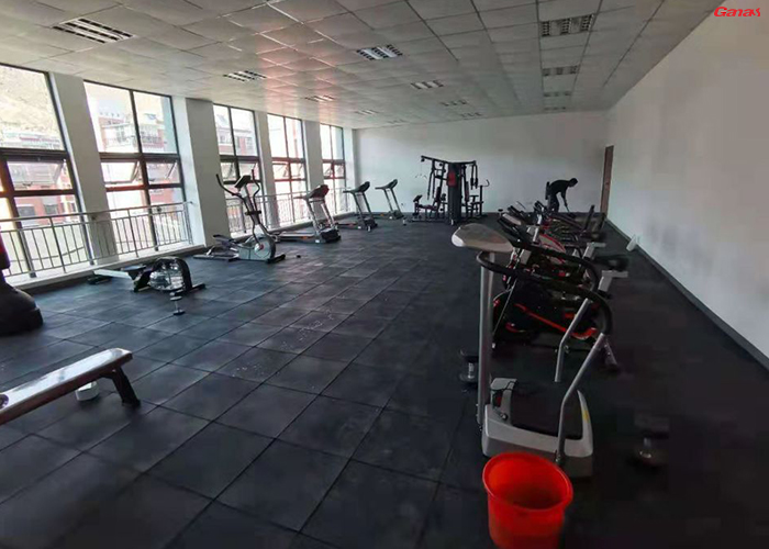 西藏自治区拉萨市城西区盛域滨江单位健身房