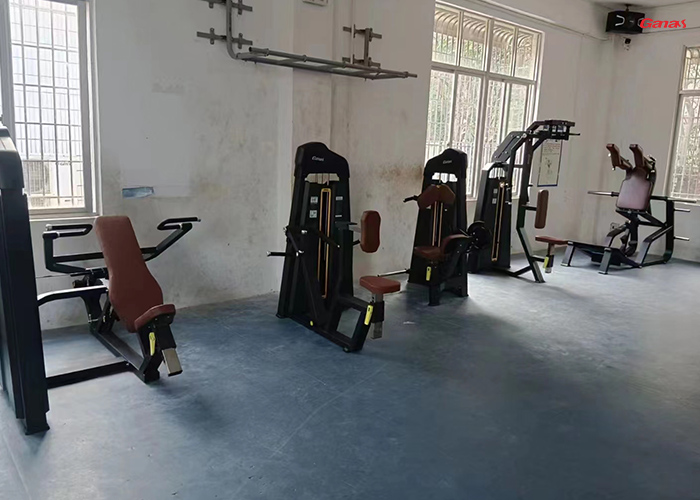 学校健身房器材清单